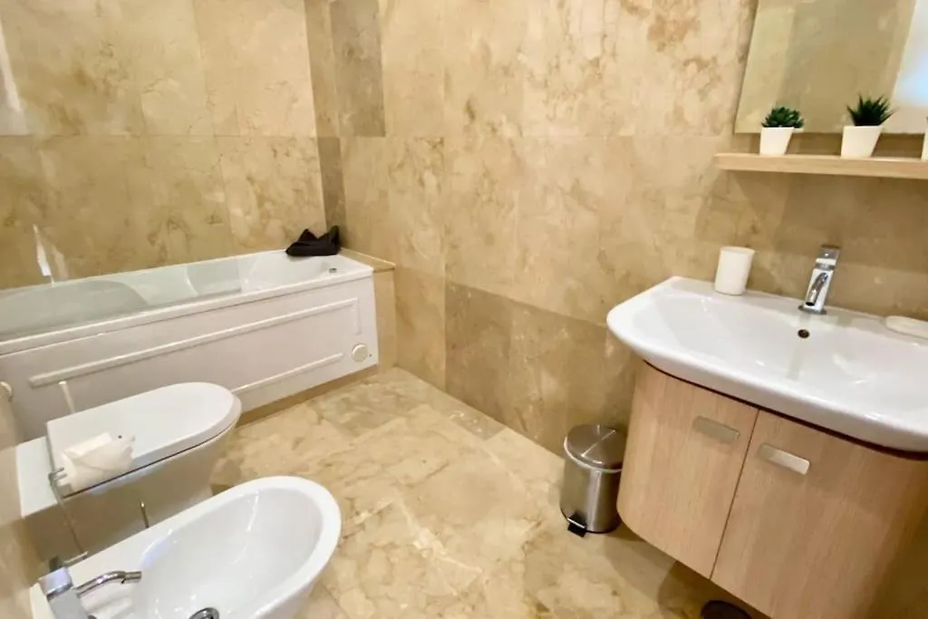 2-Bedroom Apt In Newtown W Pool Albufeira Apartment