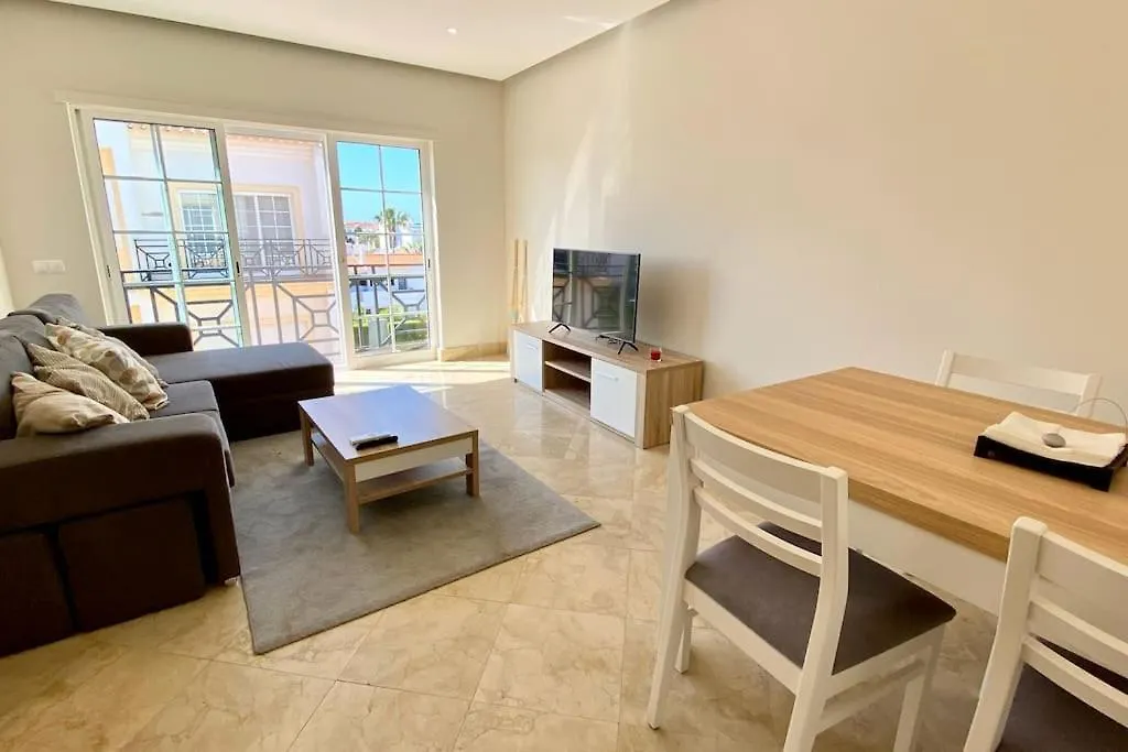 2-Bedroom Apt In Newtown W Pool Albufeira